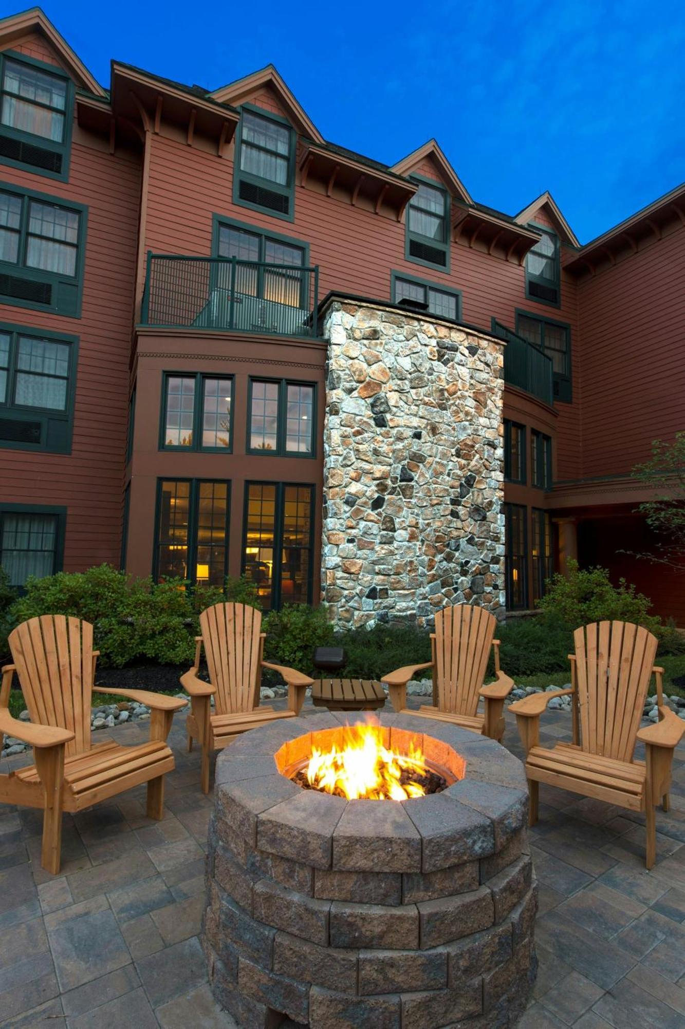 Courtyard Marriott Lake Placid Hotel Exterior photo