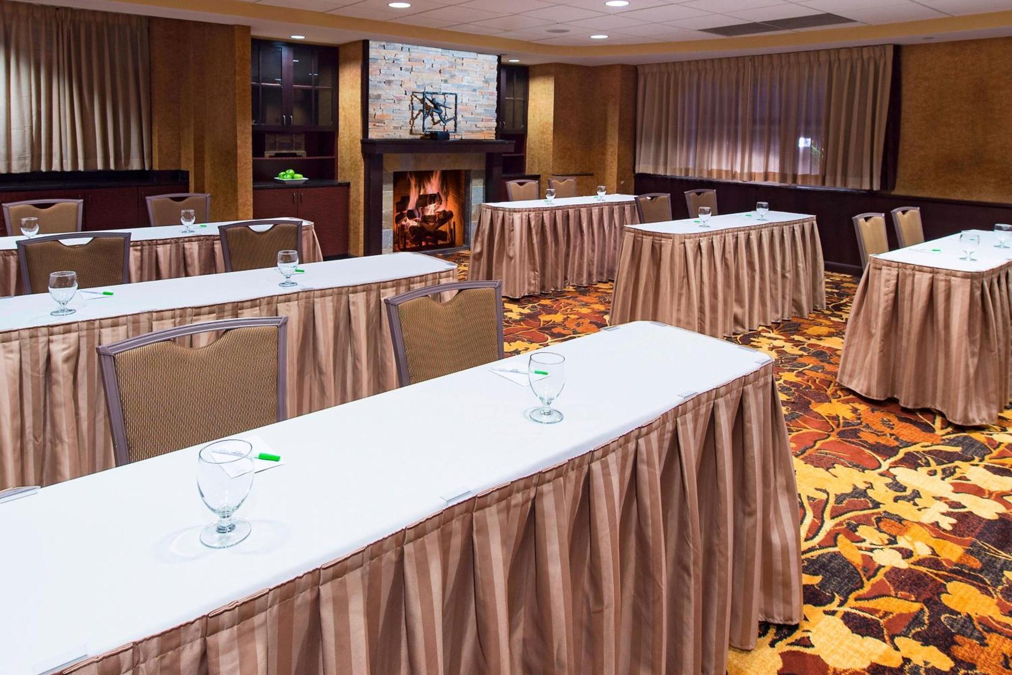 Courtyard Marriott Lake Placid Hotel Exterior photo