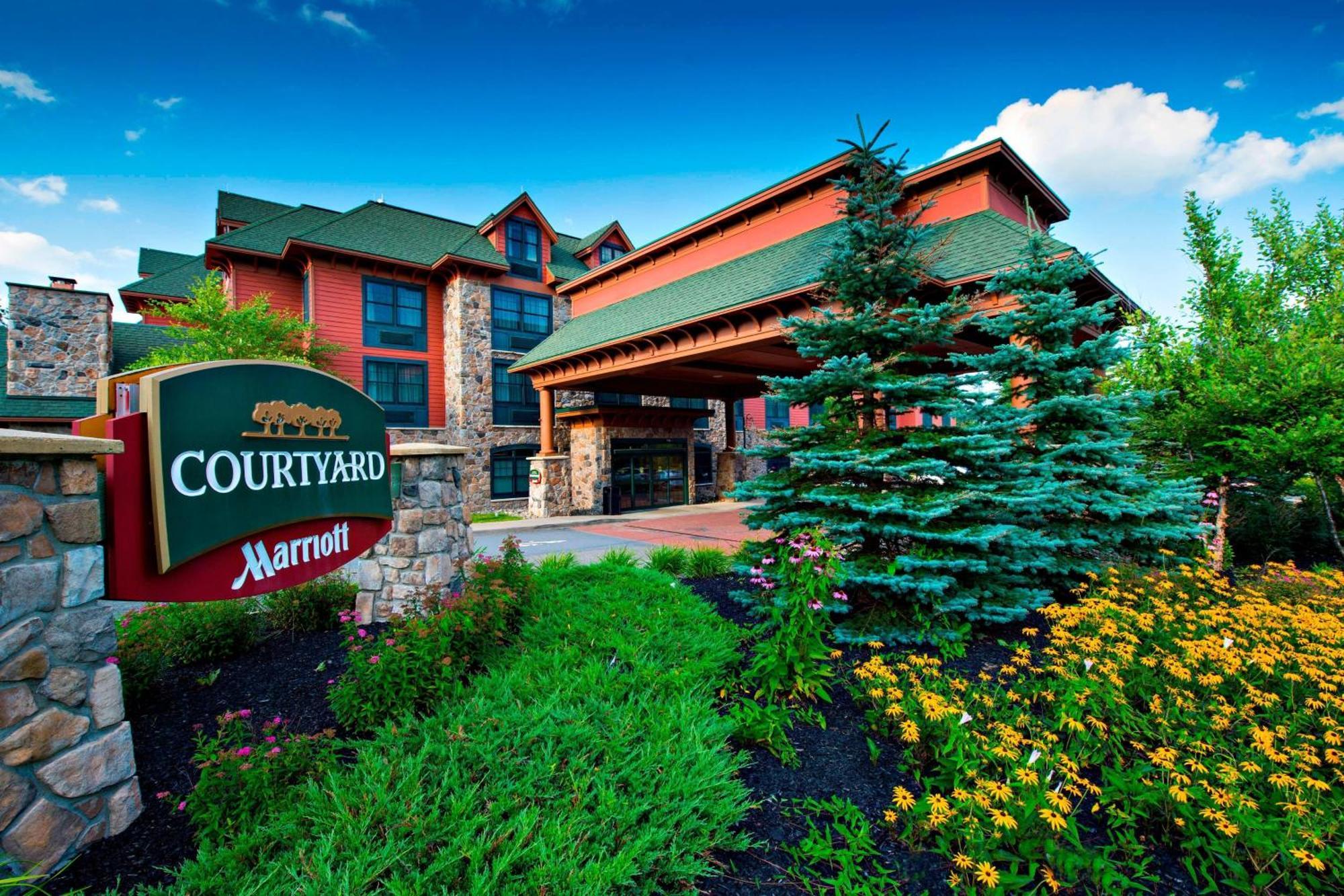 Courtyard Marriott Lake Placid Hotel Exterior photo